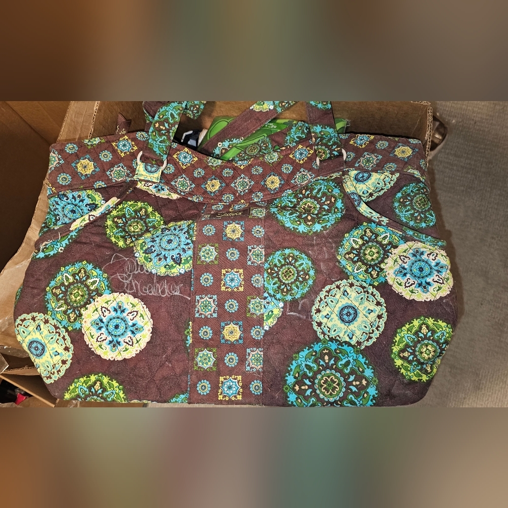Longeberger Sisters Bee Tote with Tami Longeberger  Signature